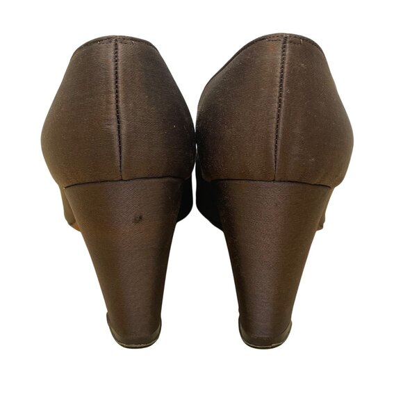 Saks Fifth Avenue Women’s Brown Satin Closed-Toe Pumps Low Heel Elegant Style Si - Picture 7 of 9